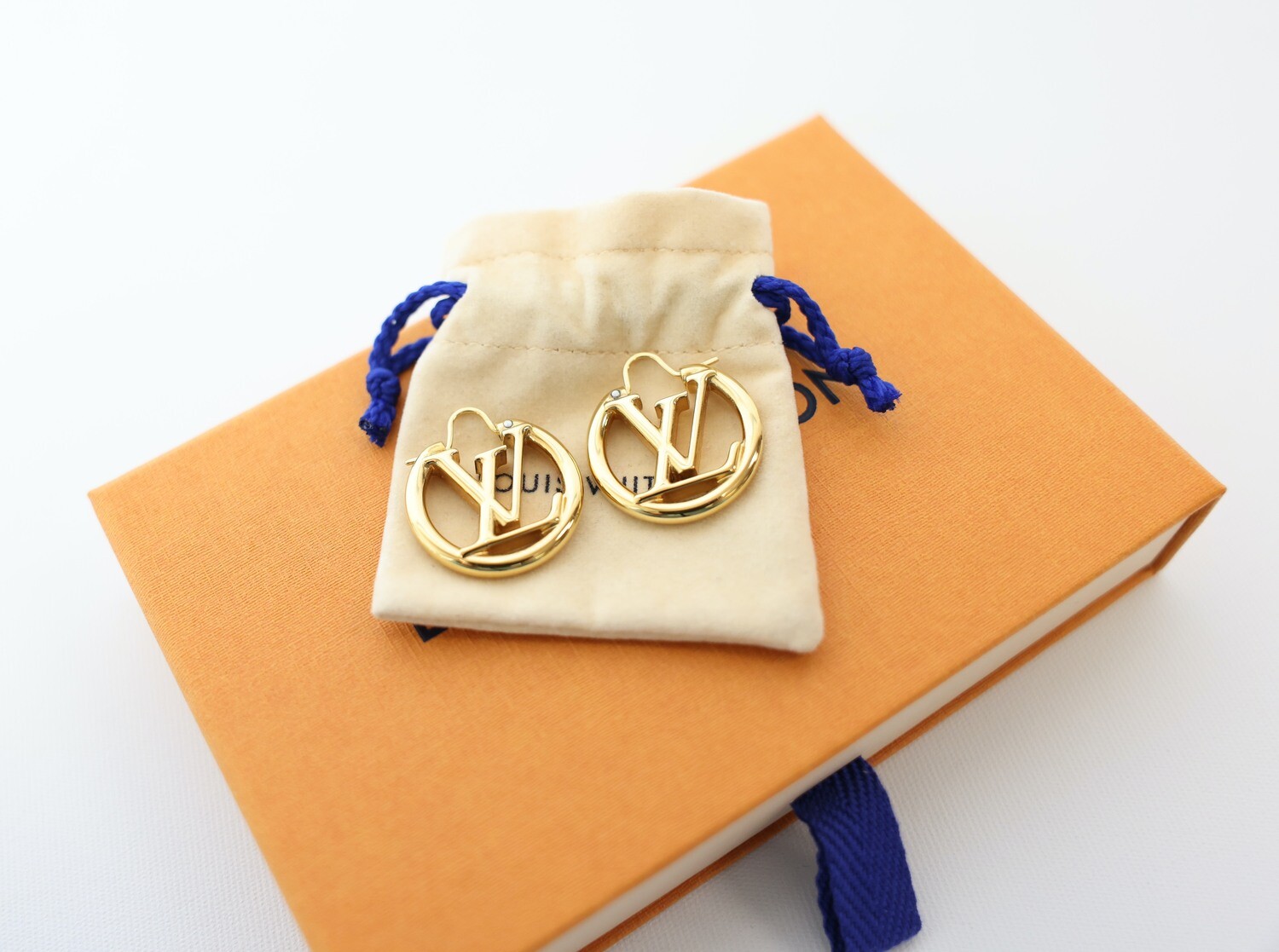 Louis Vuitton Hoop Earrings Small, Gold, New in Box WA001