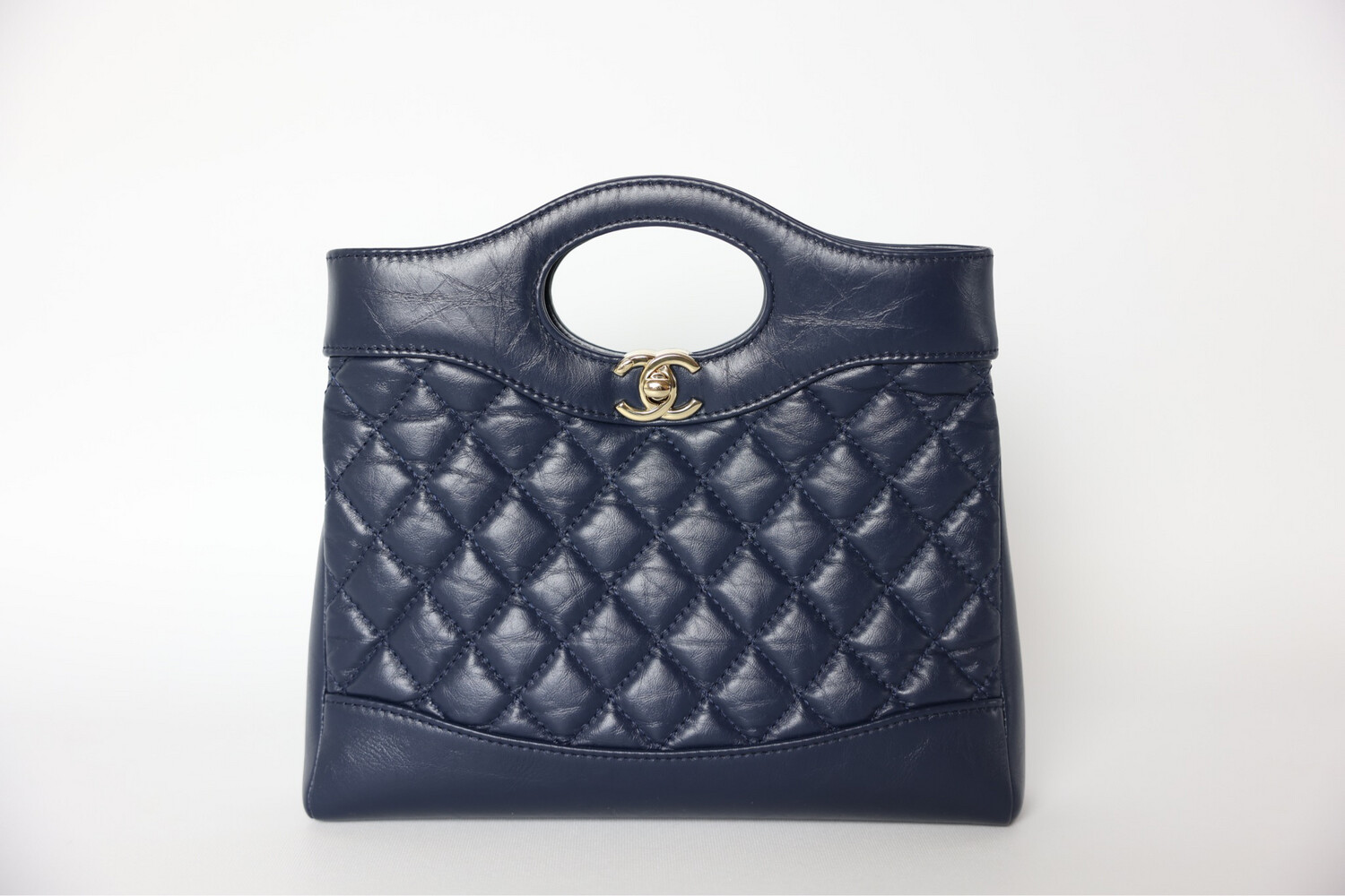 【ヴィンテージ】Rank:S☆Chanel Navy C19 Bag Small 31 バック Chanel Navy Lambskin Crossing Times Flap Bag - Luxe Du Jour