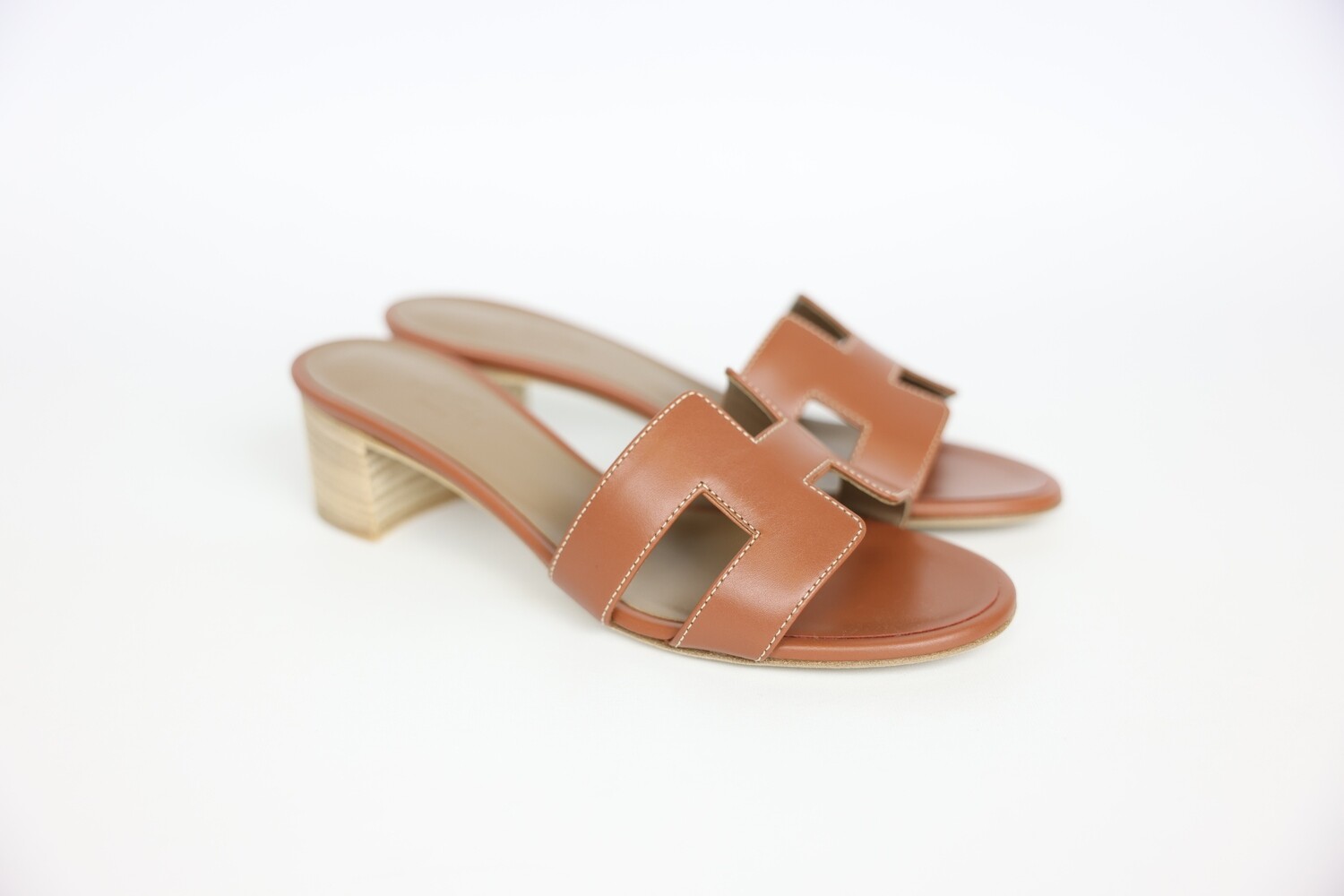 Hermes Oasis Sandal, Gold, Size 36, New In Box WA001
