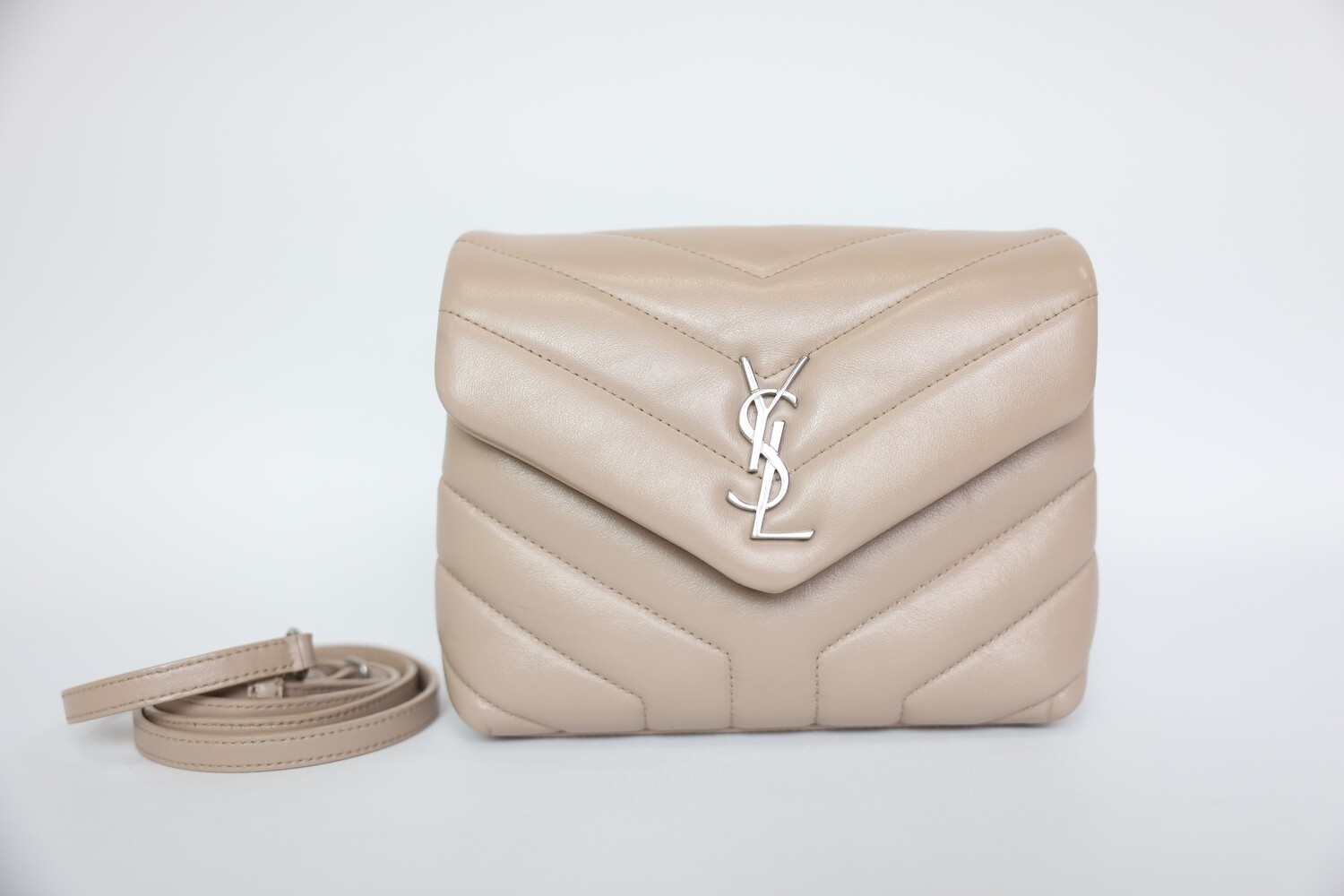 Saint Laurent Loulou Toy, Beige Quilted Leather With Silver Hardware, Preowned No Dustbag WA001