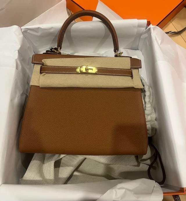 Preorder Hermes Kelly 25 Retourne, Gold Togo Leather, Gold Hardware, New In Box B Stamp (Insured, Overnight Shipping Included)