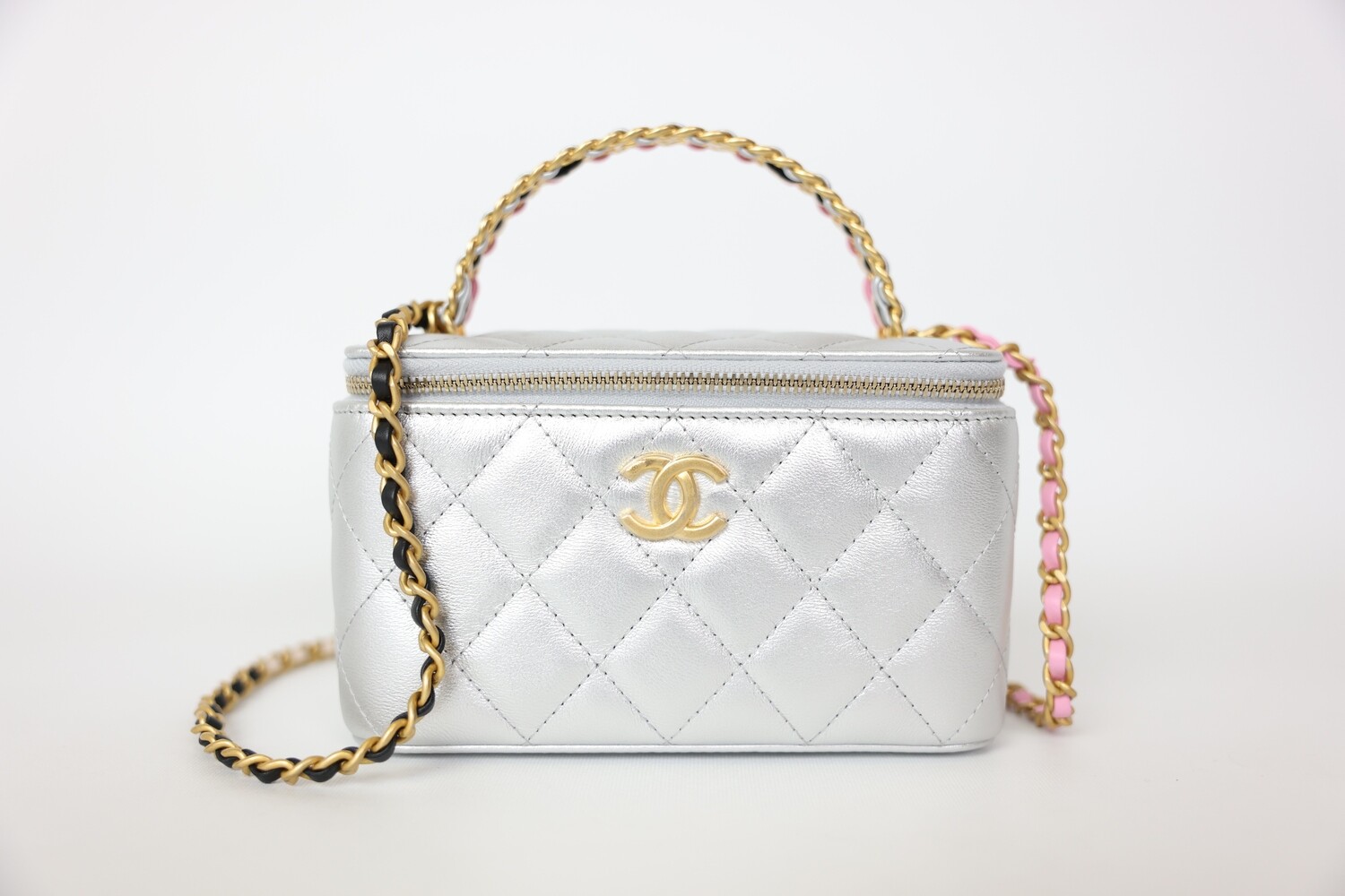 Chanel Pick Me Up Vanity, Silver Lambskin with Blue and Pink, Gold Hardware, Preowned WA001