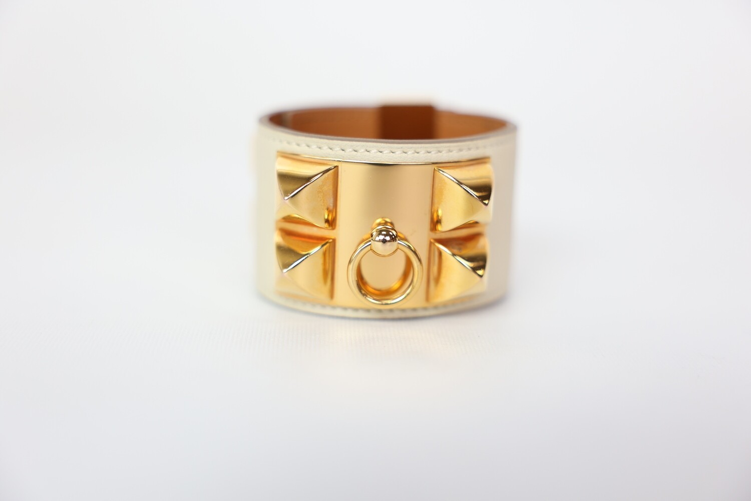 Hermes Collier de Chien Bracelet Small, Beige Leather with Gold Hardware, Preowned in Dustbag WA001