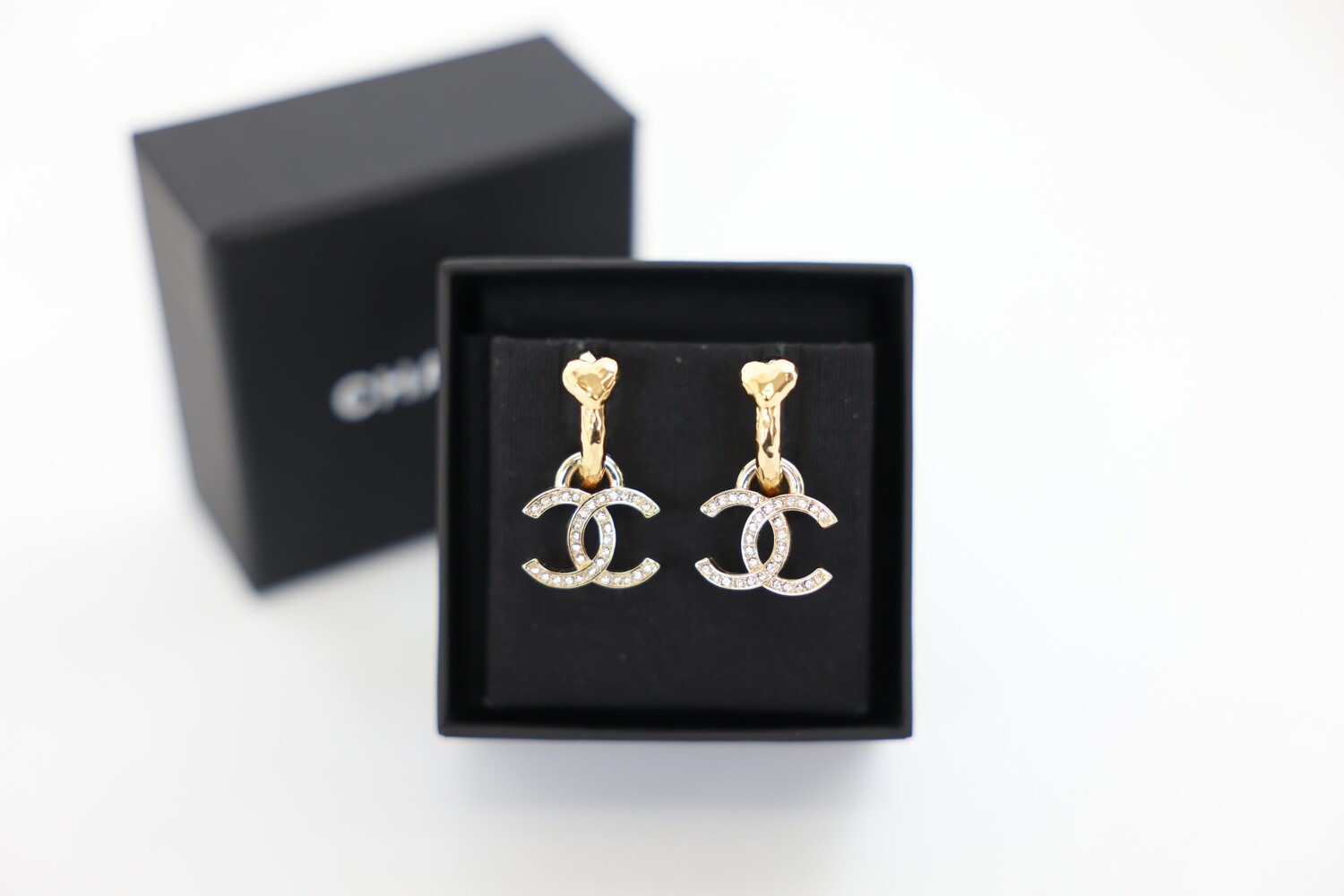 Chanel Earrings Small Gold Heart Drop Hoops, Preowned In Box WA001