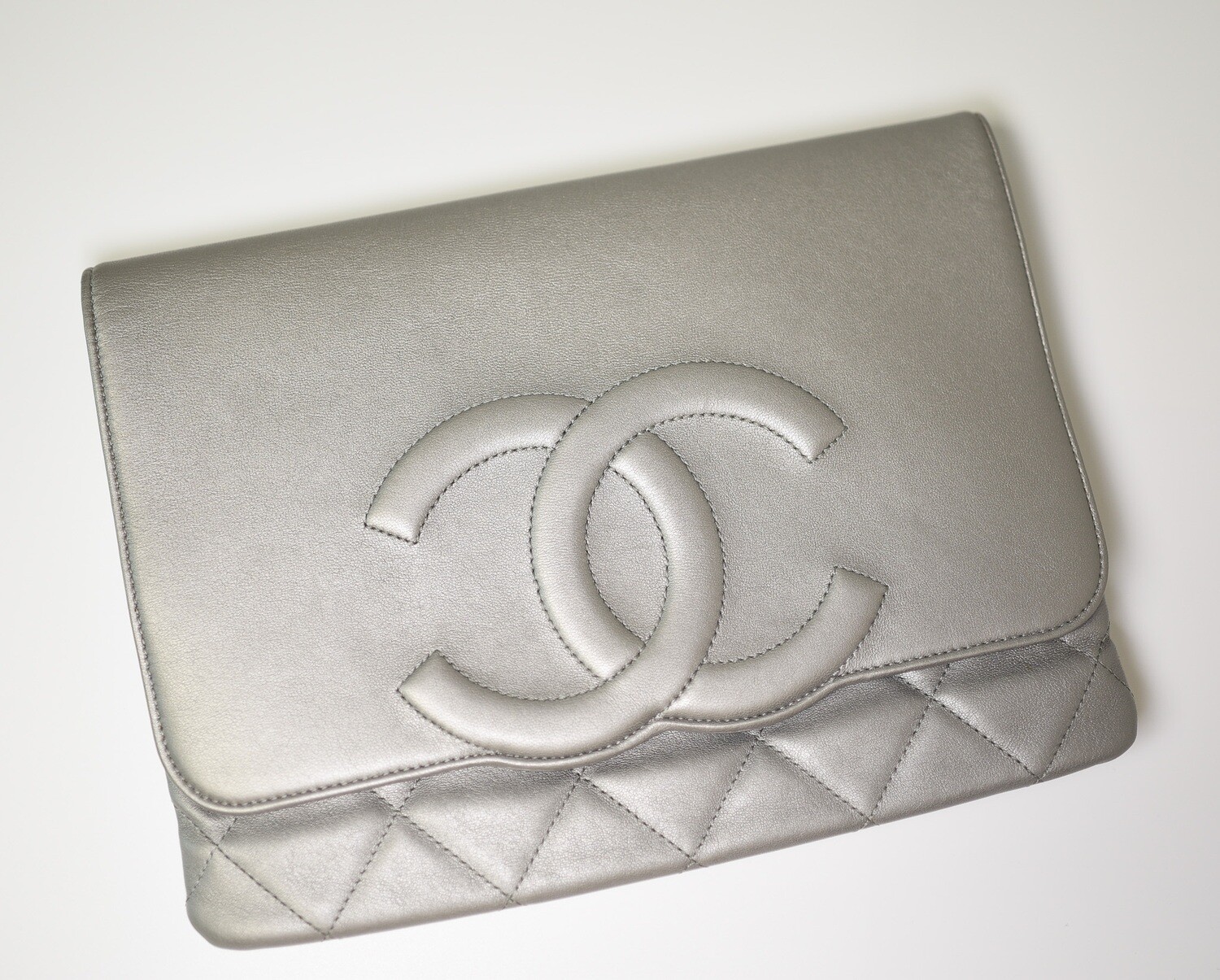Chanel Timeless CC Clutch/Pouch, Silver Grey Calfskin Leather, Preowned in Dustbag GA001