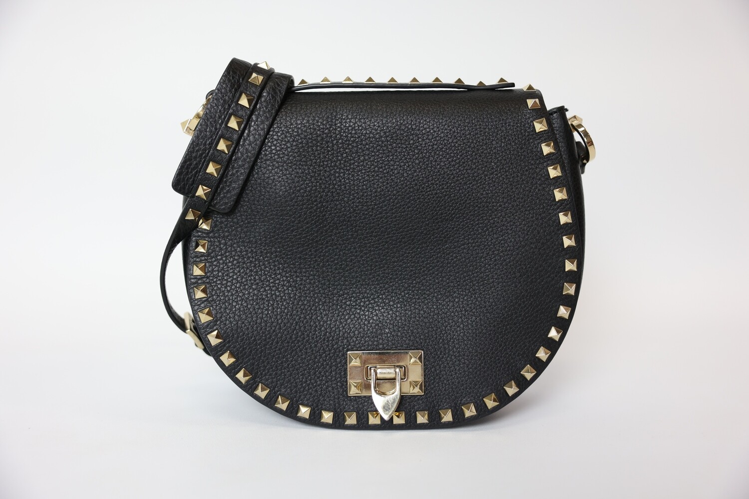Valentino Rockstud Flip Lock Saddle Small, Black Leather With Gold Hardware Preowned In Dustbag WA001