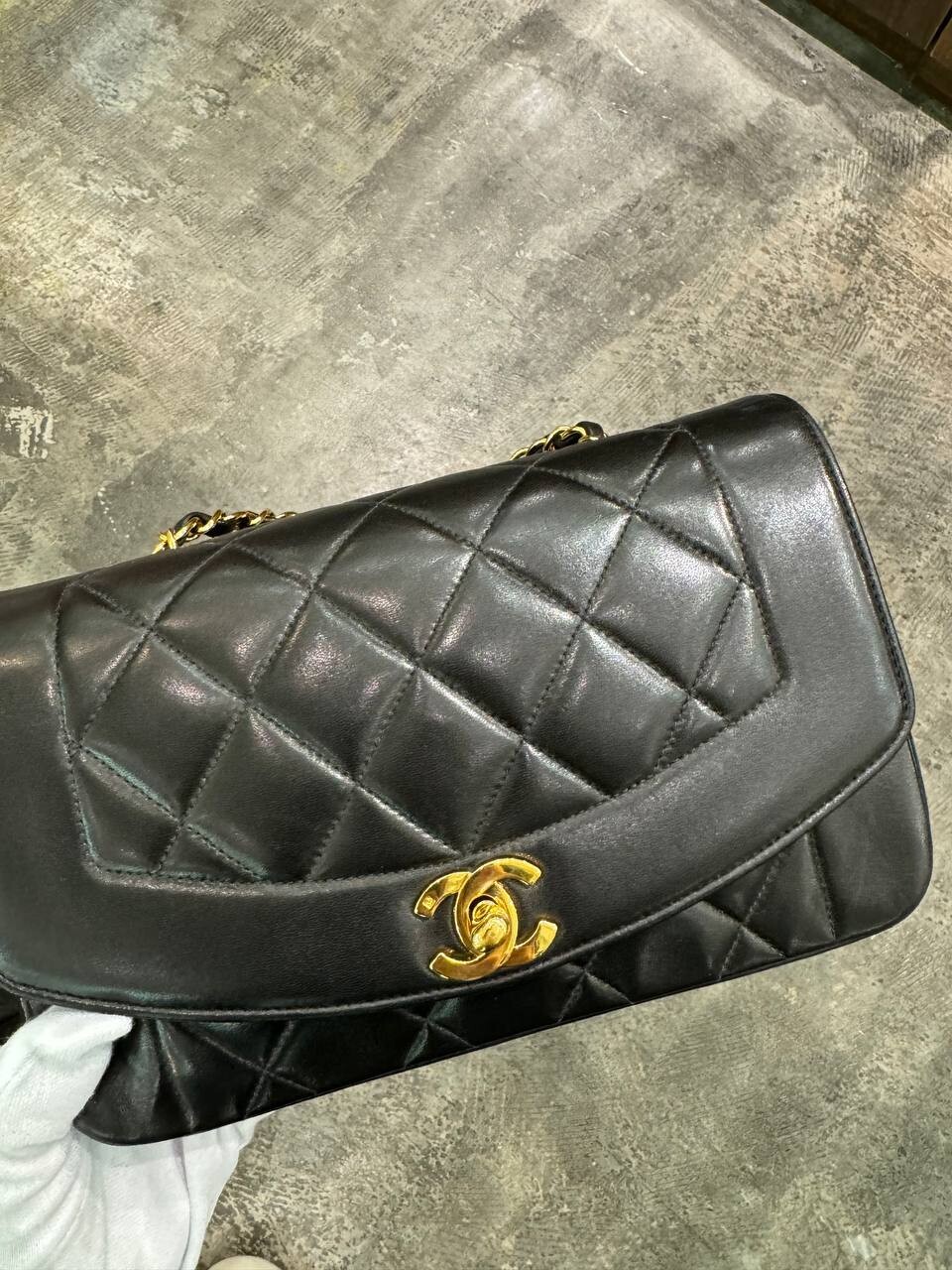 IGLIVE Chanel Diana Vintage Small, Preowned - No Dustbag