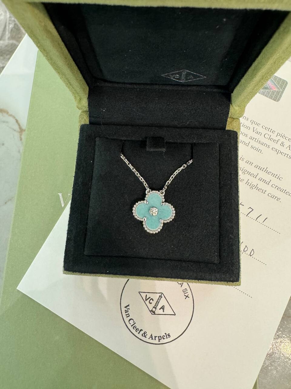 IGLIVE Van Cleef &amp; Arpels VCA 2022 Holiday Celadon Diamond Pendant Necklace with White Gold, Preowned in box 20240203