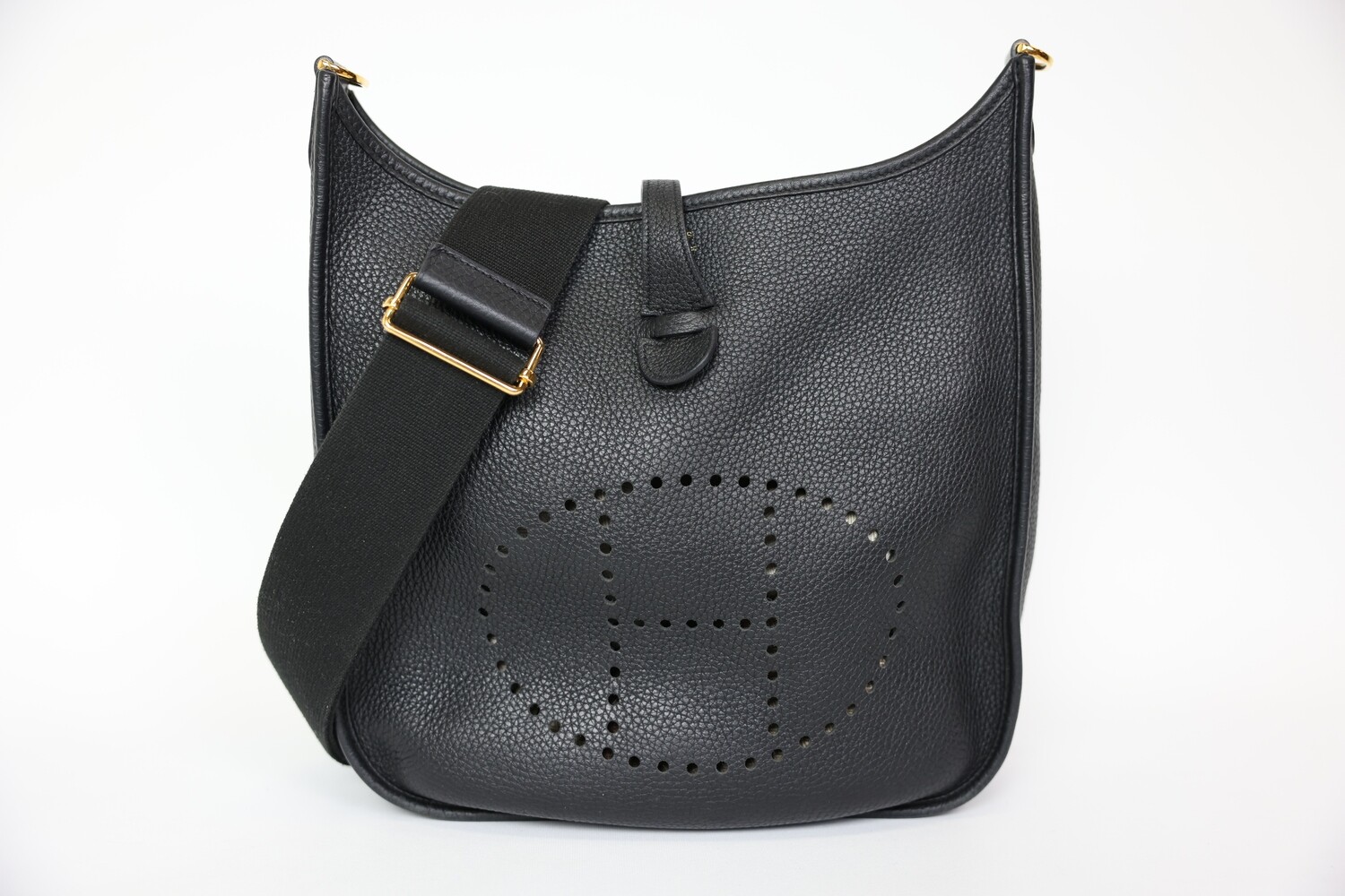 Hermes Evelyn 29 PM, Black With Gold Hardware, Preowned In Dustbag WA001