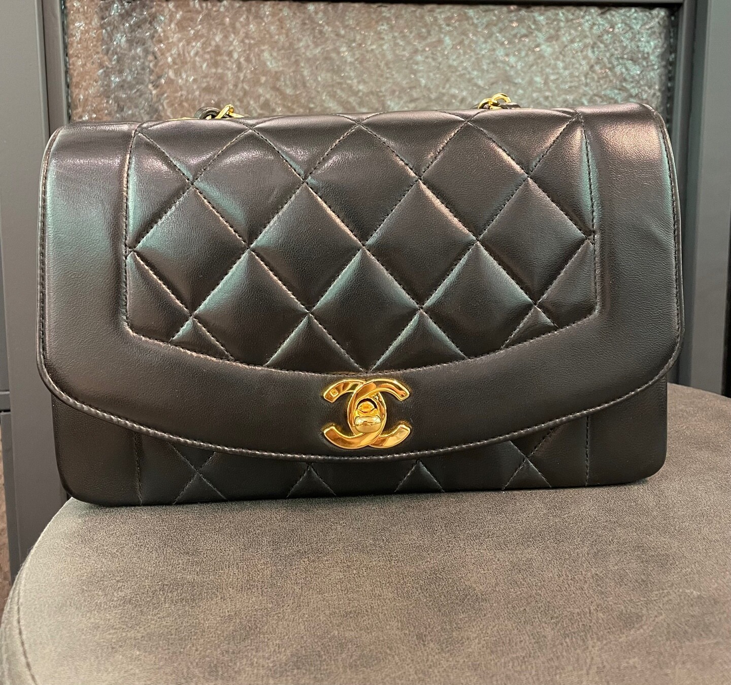 IGLIVE Chanel Vintage Diana Small Black Lambskin Gold Hardware Preowned 20240211