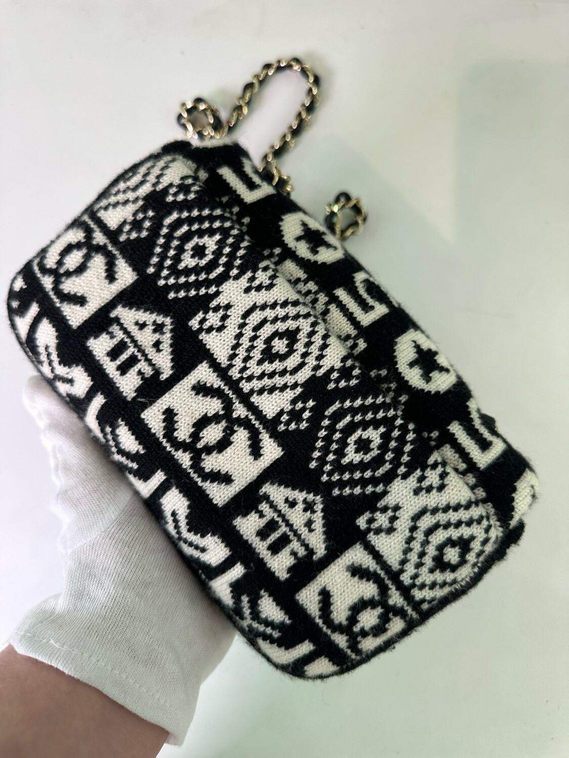 RESERVED IGLIVE Chanel Mini Cashmere Black, White, Shiny Gold Hardware, Preowned 0217
