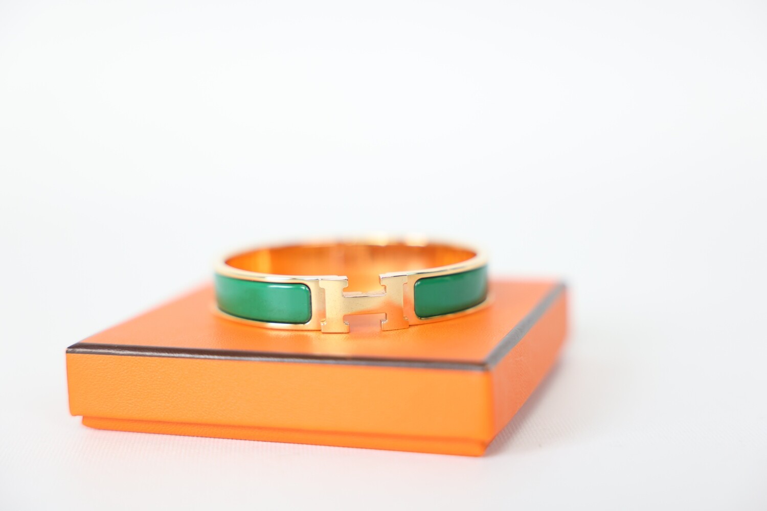 Hermes Clic Bracelet, Green with Gold Hardware, Preowned in Box WA001