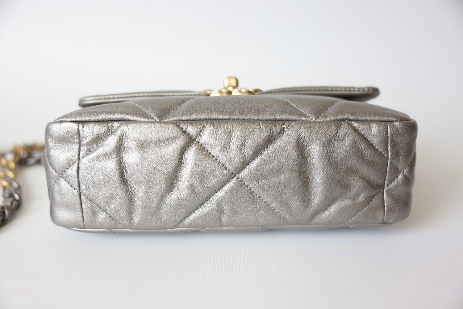 Chanel 19 Small, Metallic Silver Mixed Hardware, Preowned No Dustbag WA001 Chanel 19 Small, Metallic Silver Mixed Hardware, Preowned No Dustbag WA001