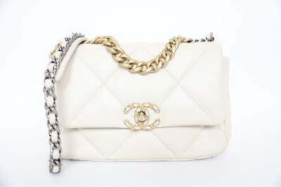 Chanel 19 Medium, Light Beige Lambskin Leather With Gold And Silver Hardware, Preowned In Dustbag WA001