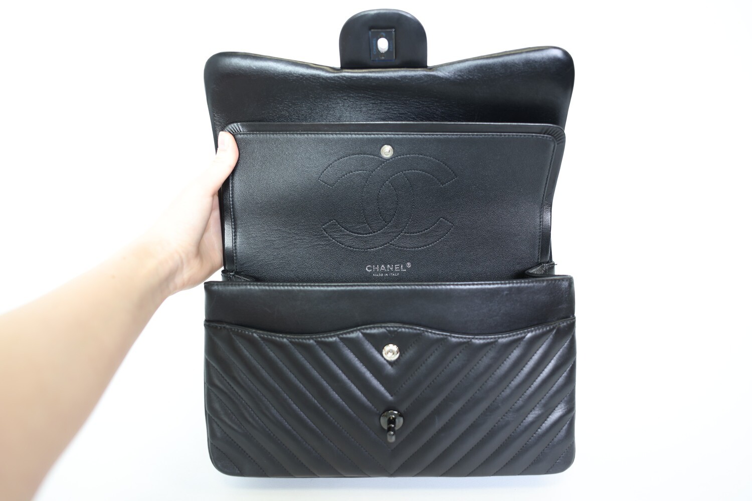 Chanel so black chevron jumbo hotsell