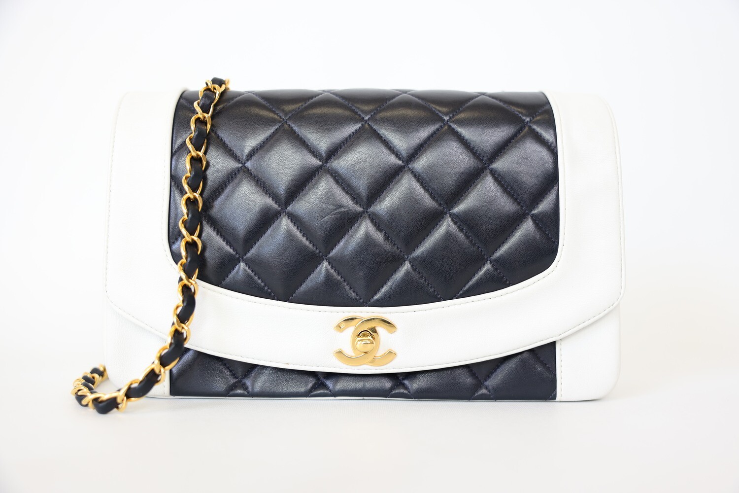 Chanel Diana Medium, Navy and White Lambskin with Gold Hardware, Preowned No Dustbag WA001