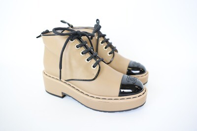 Chanel Combat Lace Up Boots, Beige And Black Leather With CC, Size 38.5 New In Dustbag WA001