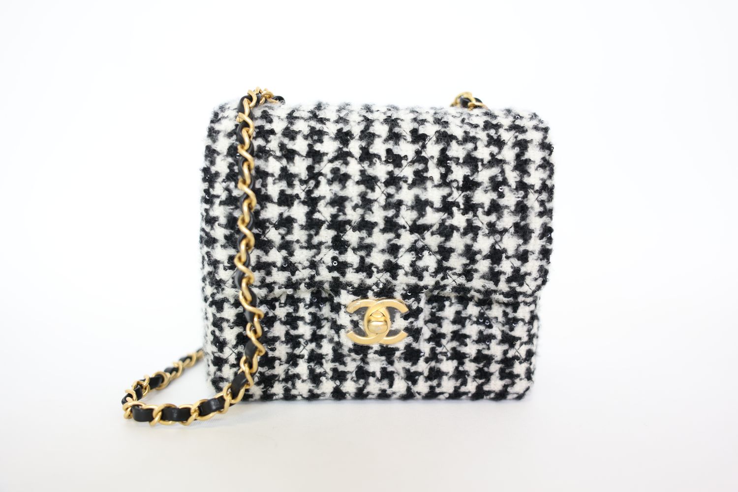 Chanel Flap Mini, Tweed Houndstooth Black And White With Gold Hardware, New In Box WA001