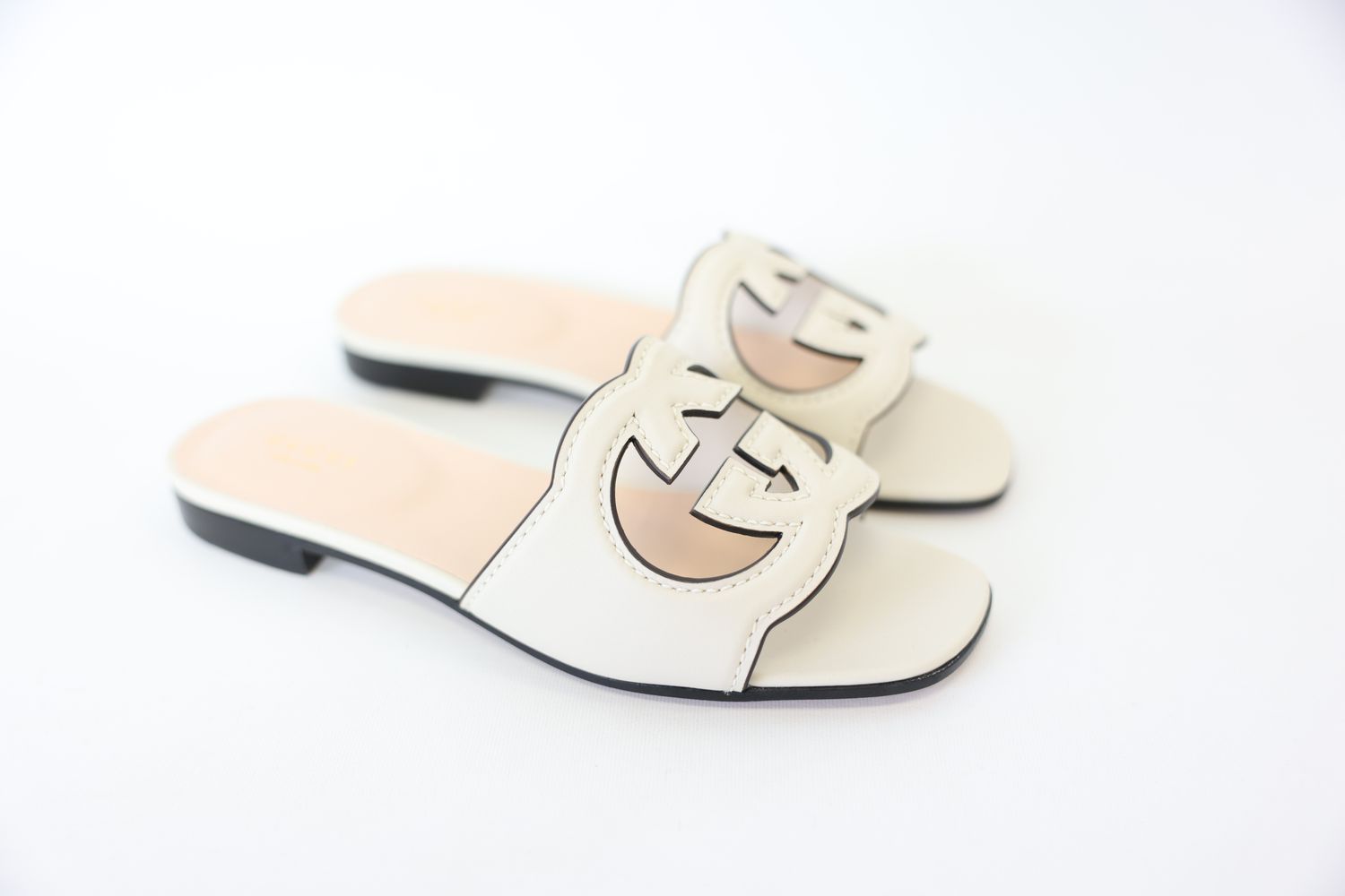 Gucci Slide Sandals, White Leather, Size 36, New in Dustbag WA001