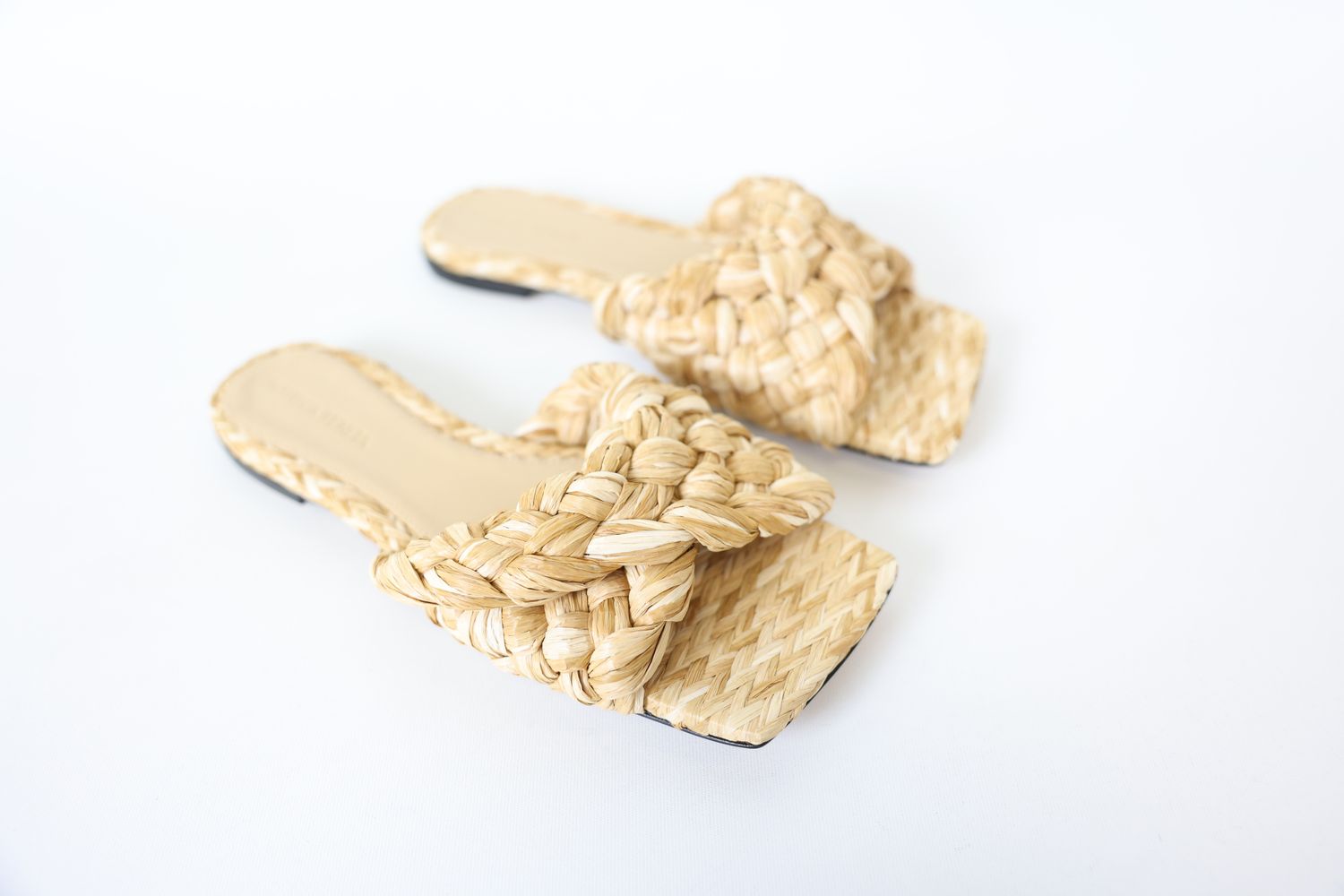 Bottega Veneta Sandals Raffia, Size 36.5 New In Dustbag WA001