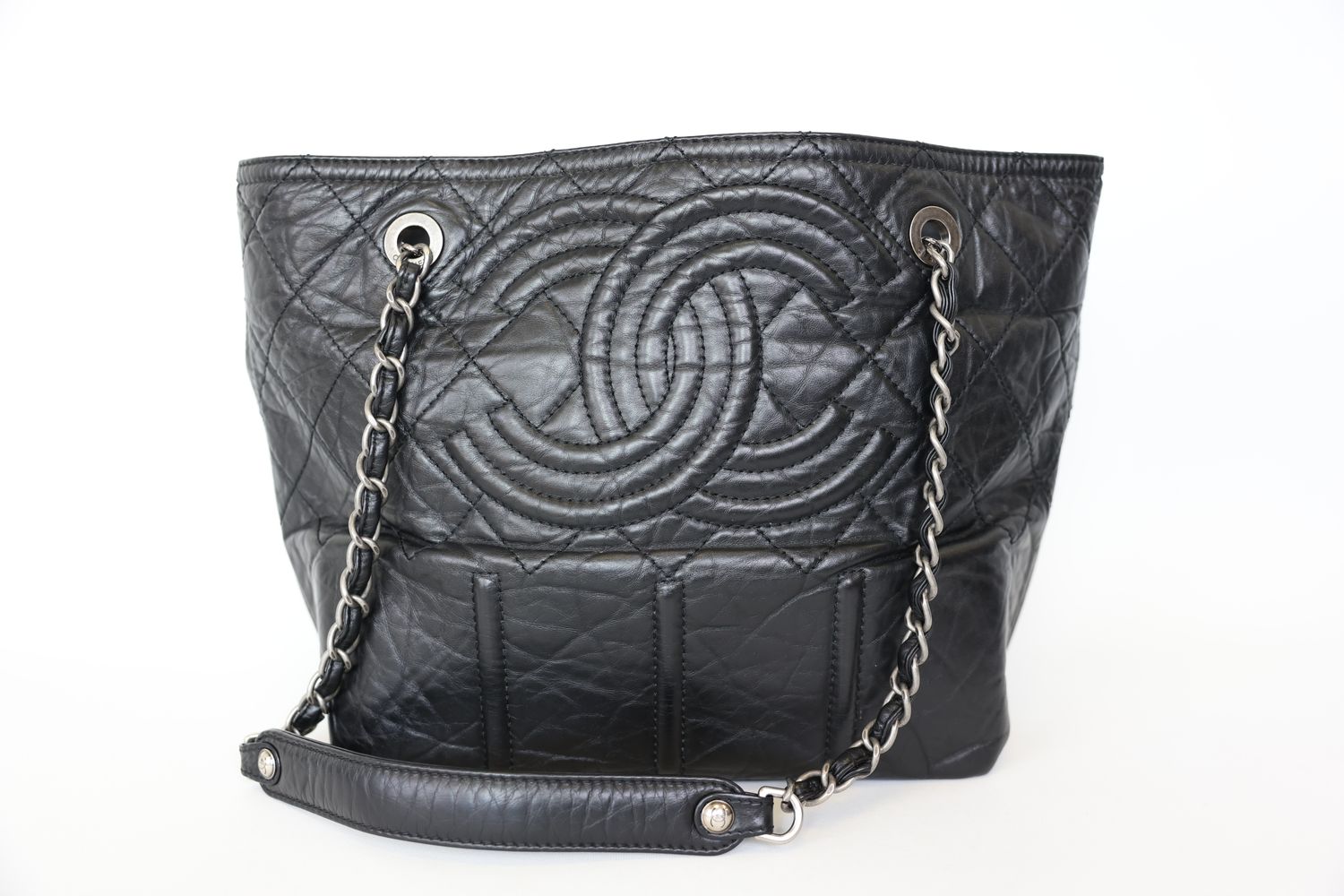 Chanel Shopping In Moscow Tote Large, Black Quilted Calfskin With Ruthenium Hardware, Preowned In Dustbag WA001