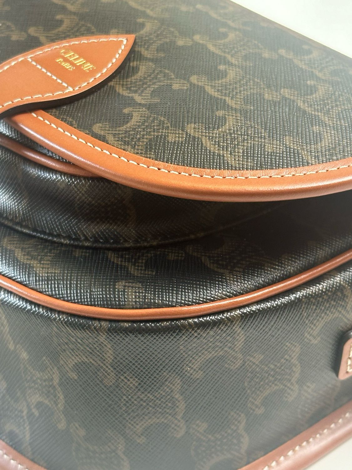 Celine Folco Bag Medium, Triomphe Canvas With Brown Leather, Preowned In Dustbag WA001