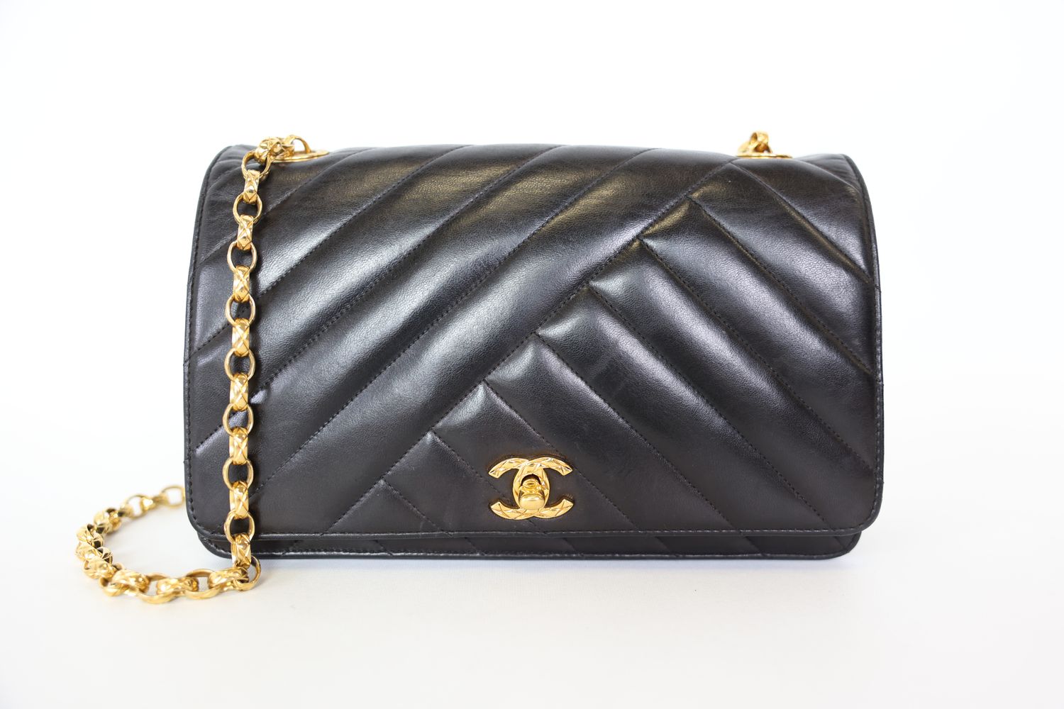 Chanel Vintage Single Flap Small, Black Lambskin Leather With Gold Bijoux Hardware, Preowned No Dustbag WA001