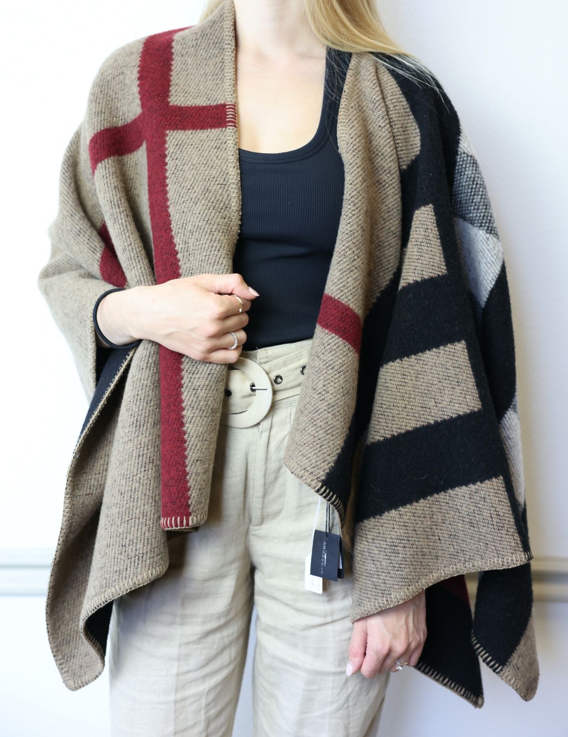 Burberry Mega Cape, House Check And Black, One Size, New No Dustbag WA001