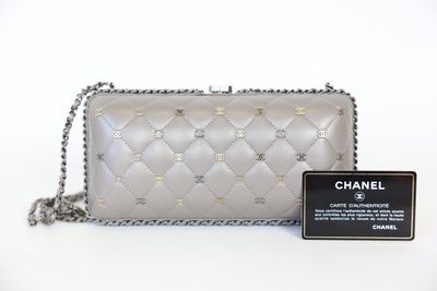 ✨CHANEL ✨ウオッシュバッグ 持ち手付き Wファスナー 新品未使用 楽天市場】CHANEL シャネル オンザロード ココマーク トート