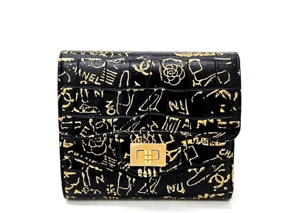 Chanel Reissue 2.55 Flap Card Holder, Black and Gold Graffiti Crocodile Embossed Calfskin with Gold Hardware, Like New in Box GA001P