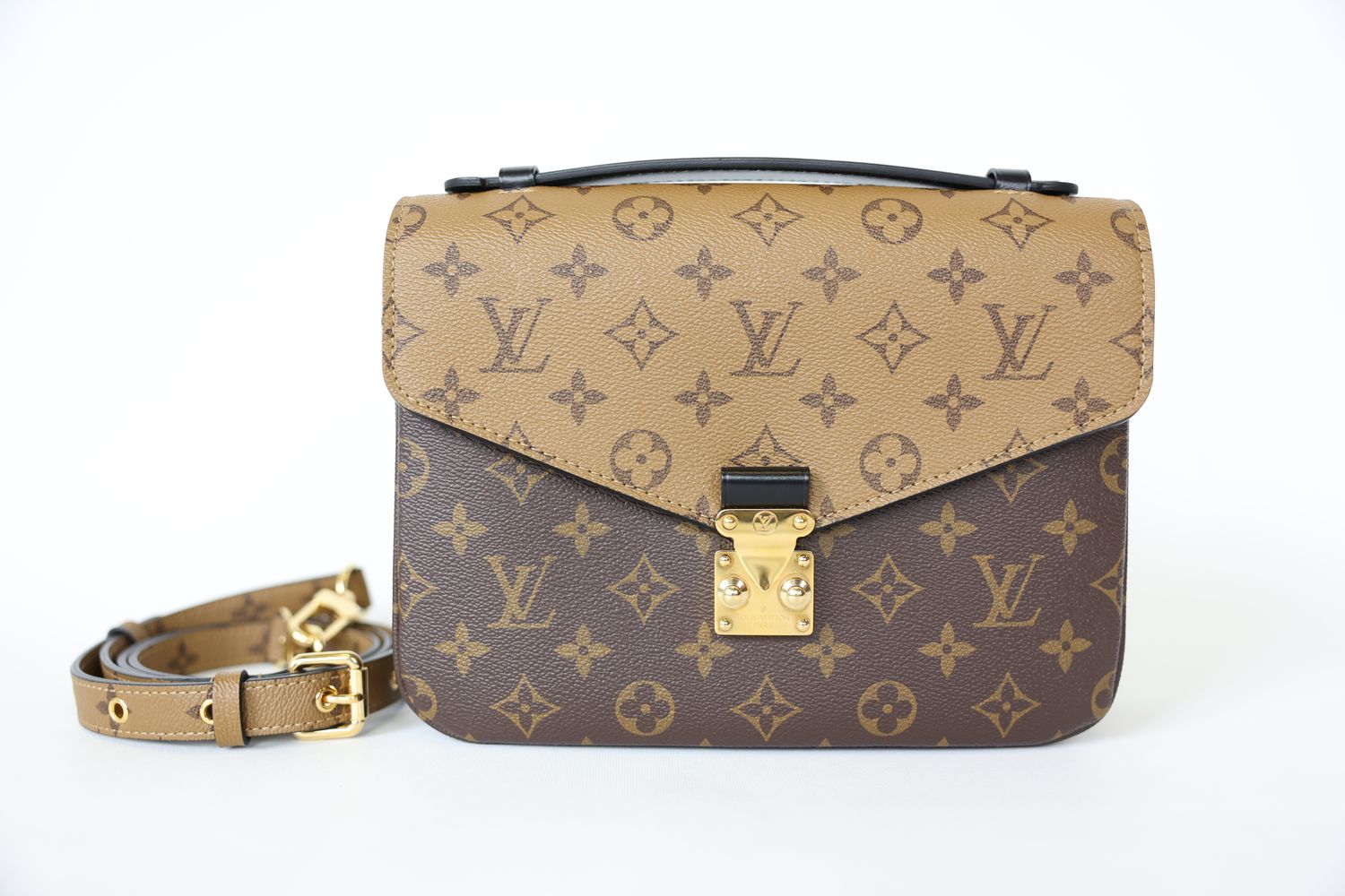 Louis Vuitton Pochette Metis, Reverse Monogram Coated Canvas and Cowhide Leather Trim with Gold Hardware, Preowned in Dustbag WA001