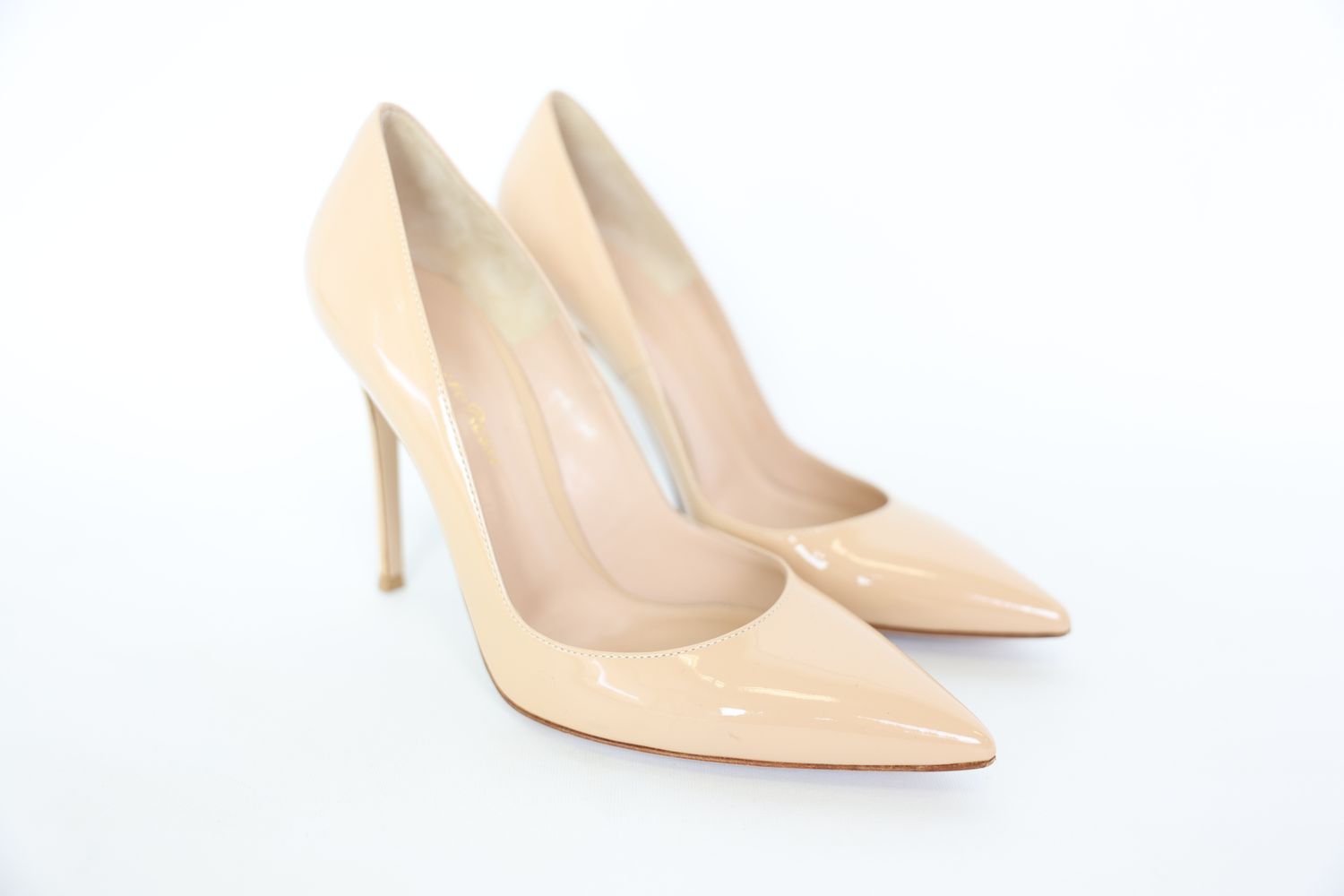 Gianvito Rossi Pumps Size 38.5, Beige Patent Leather, Preowned No Dustbag WA001