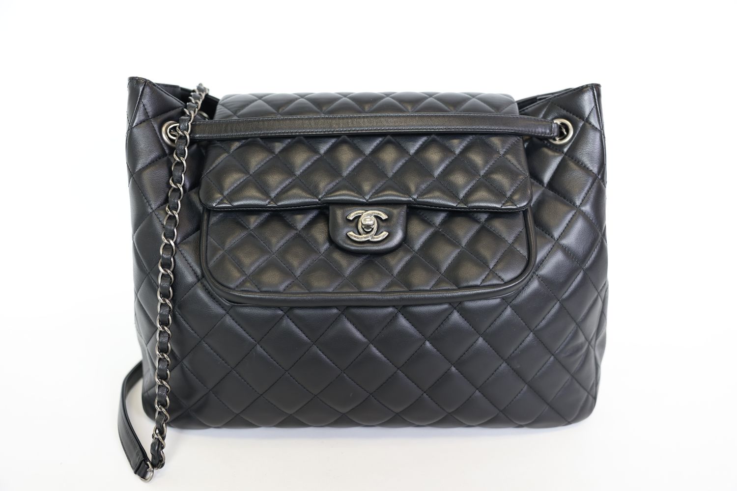 Chanel Paris-Edinburgh Large, Black Calfskin with Ruthenium Hardware, Preowned No Dustbag WA001