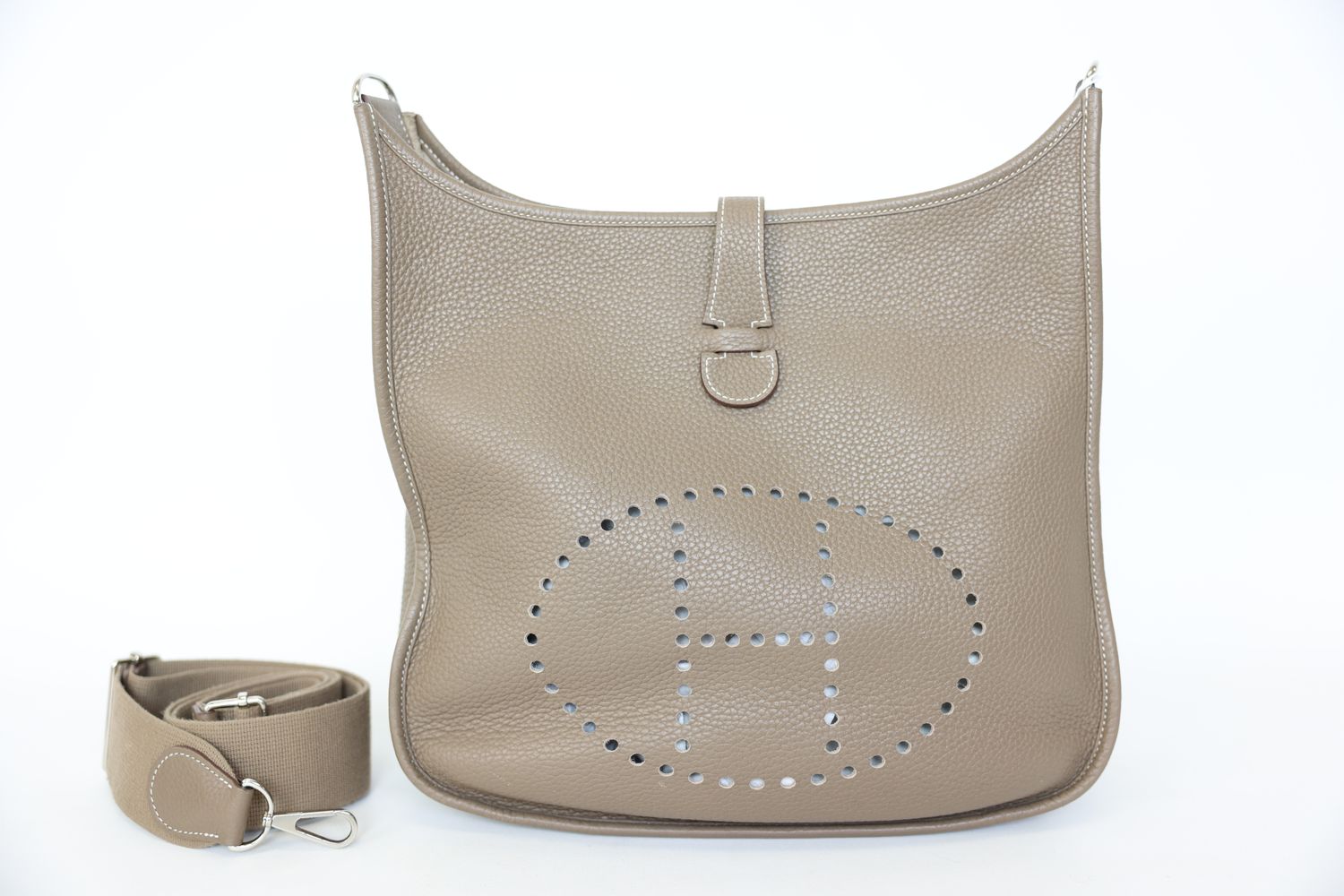 Hermes Evelyne III 33 PM, Etoupe Epsom with Palladium Hardware, T 2015, Preowned No Dustbag WA001