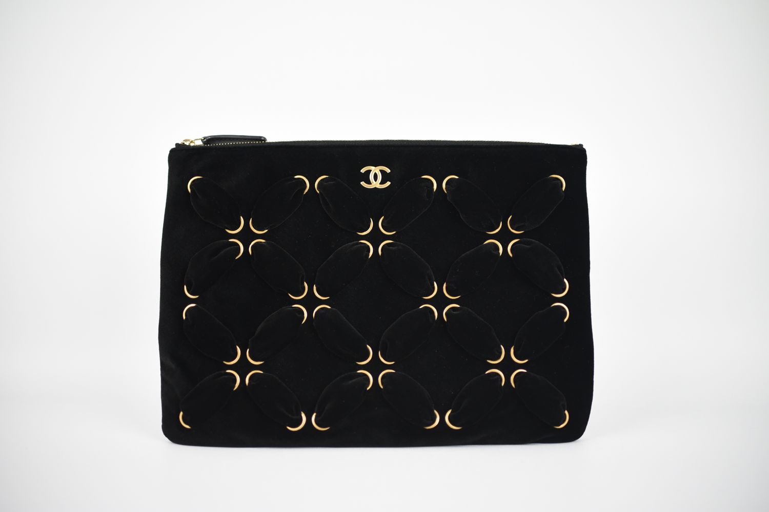 Chanel SLG O Case Medium, Black Velvet, Preowned in Dustbag GA001