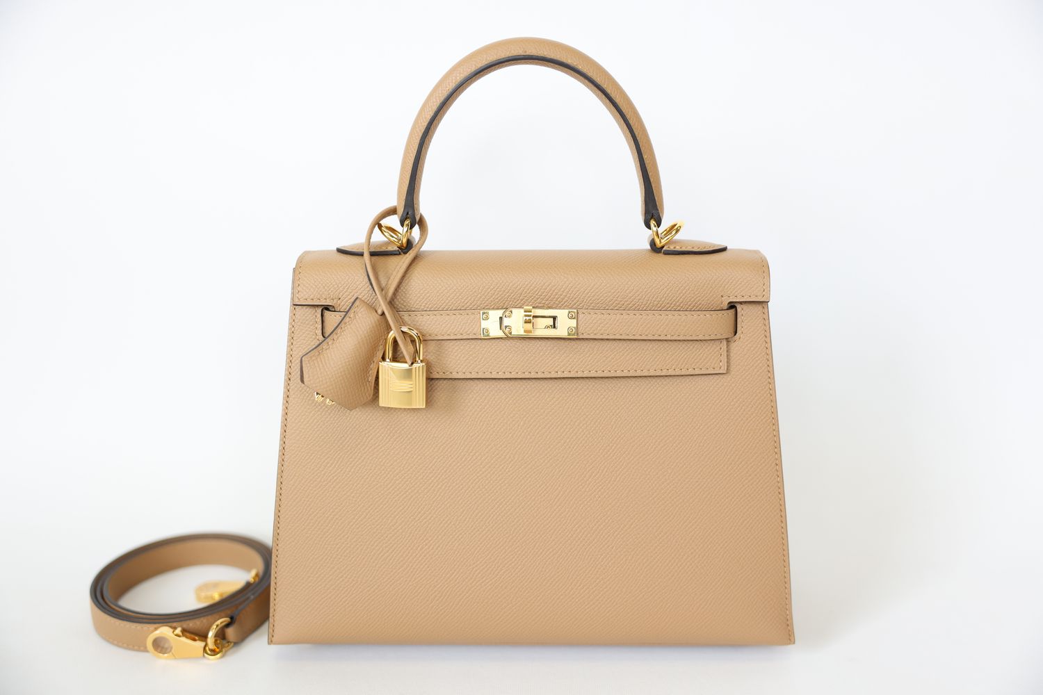Hermes Kelly 25, Biscuit Epsom with Gold Hardware, U 2022, New in Box WA001