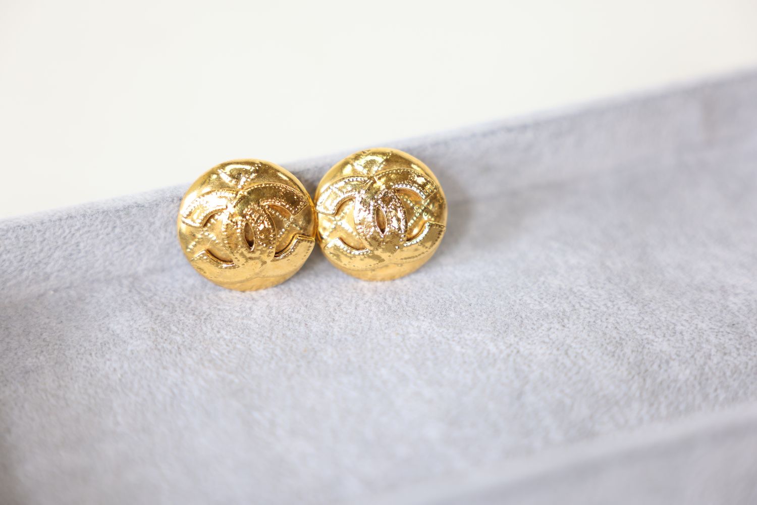 Chanel Quilted CC Button Paddle Back Clip-on Earrings, 94P Golden Hardware, Preowned WA001