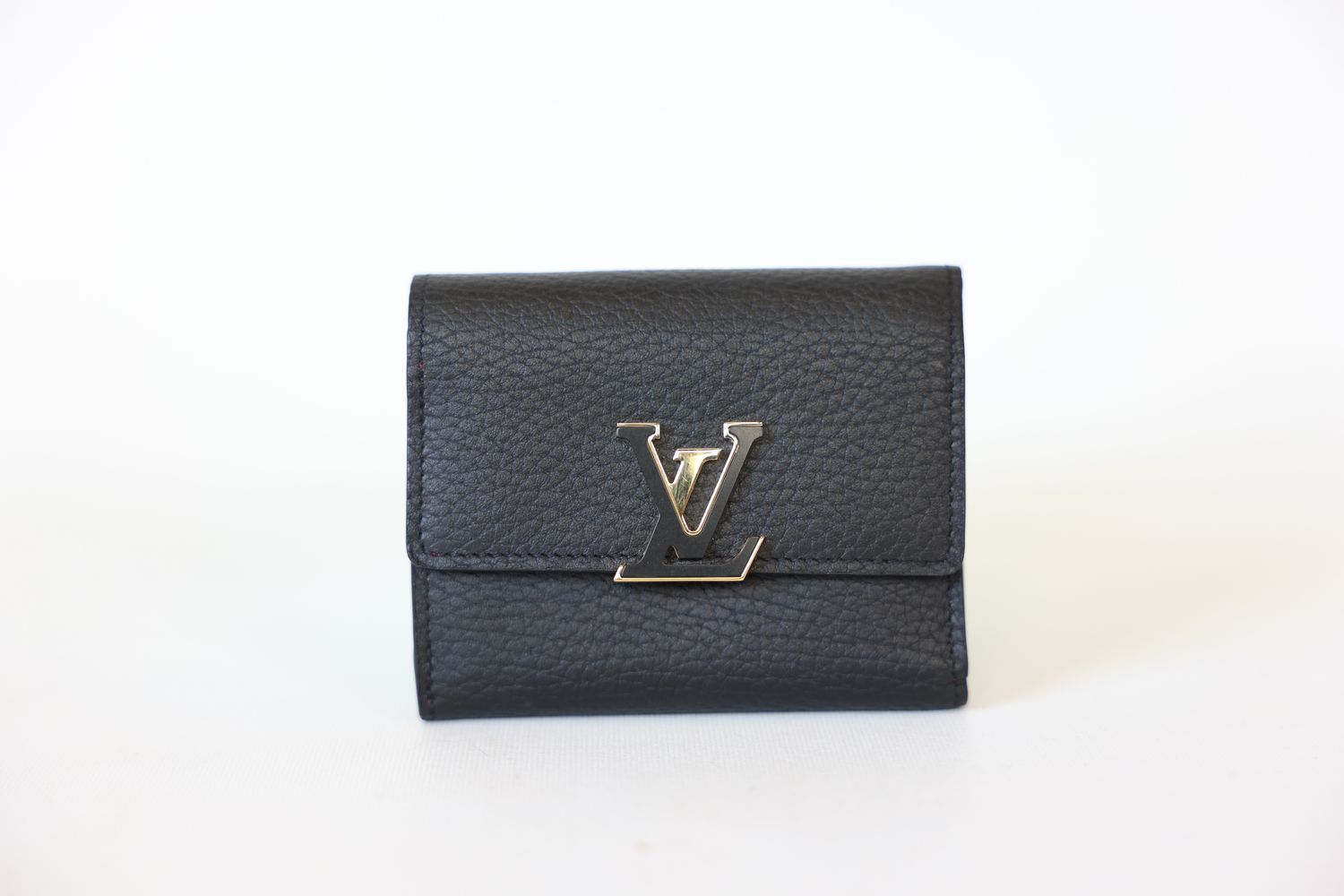 Louis Vuitton Capucines Wallet Extra Small, Black Taurillon and Fuchsia Cowhide-Leather Lining with Gold Hardware, Preowned in Dustbag WA001
