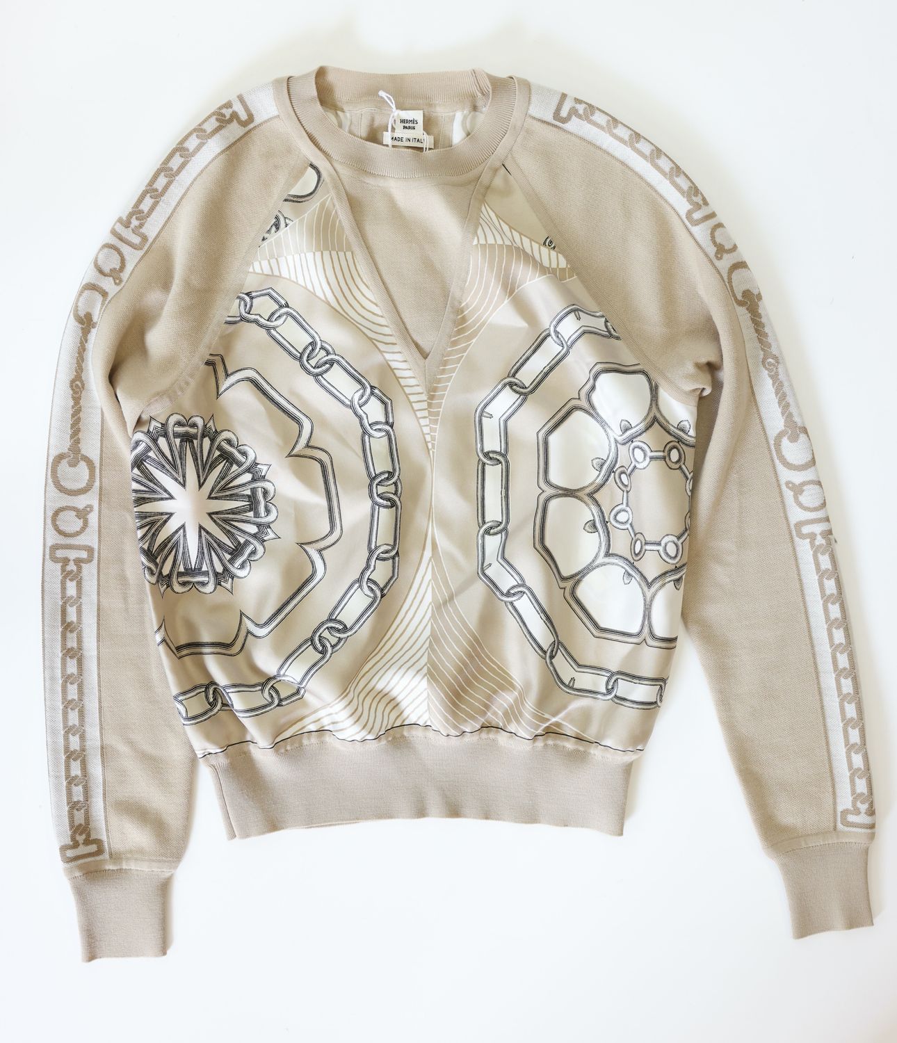 Hermes Effet Kaleidoscope, Twillaine Long Sleeve Sweater Size 34, Beige Glaise Clay Beige Silk and Wool, New in Dustbag WA001