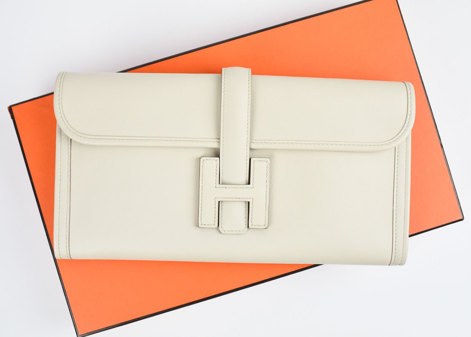 Hermes Jige Elan 29 Clutch, Light Beige Swift Leather, D Stamp, Preowned Condition in Box GA001