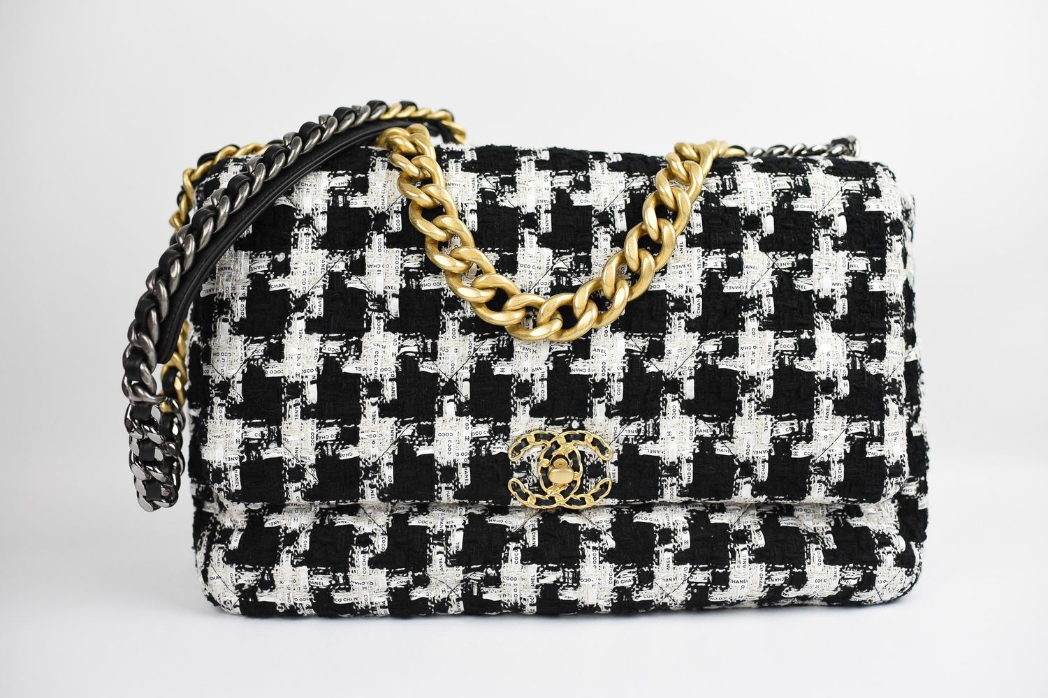 Chanel 19 Maxi Black and White Ribbon Tweed New in Dustbag GA003
