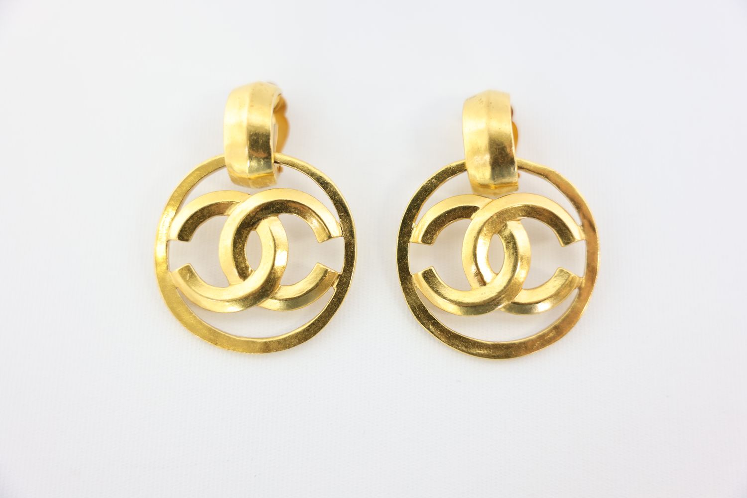 Chanel CC Logo Clip On Earrings, 96P Gold Hardware, Preowned WA001