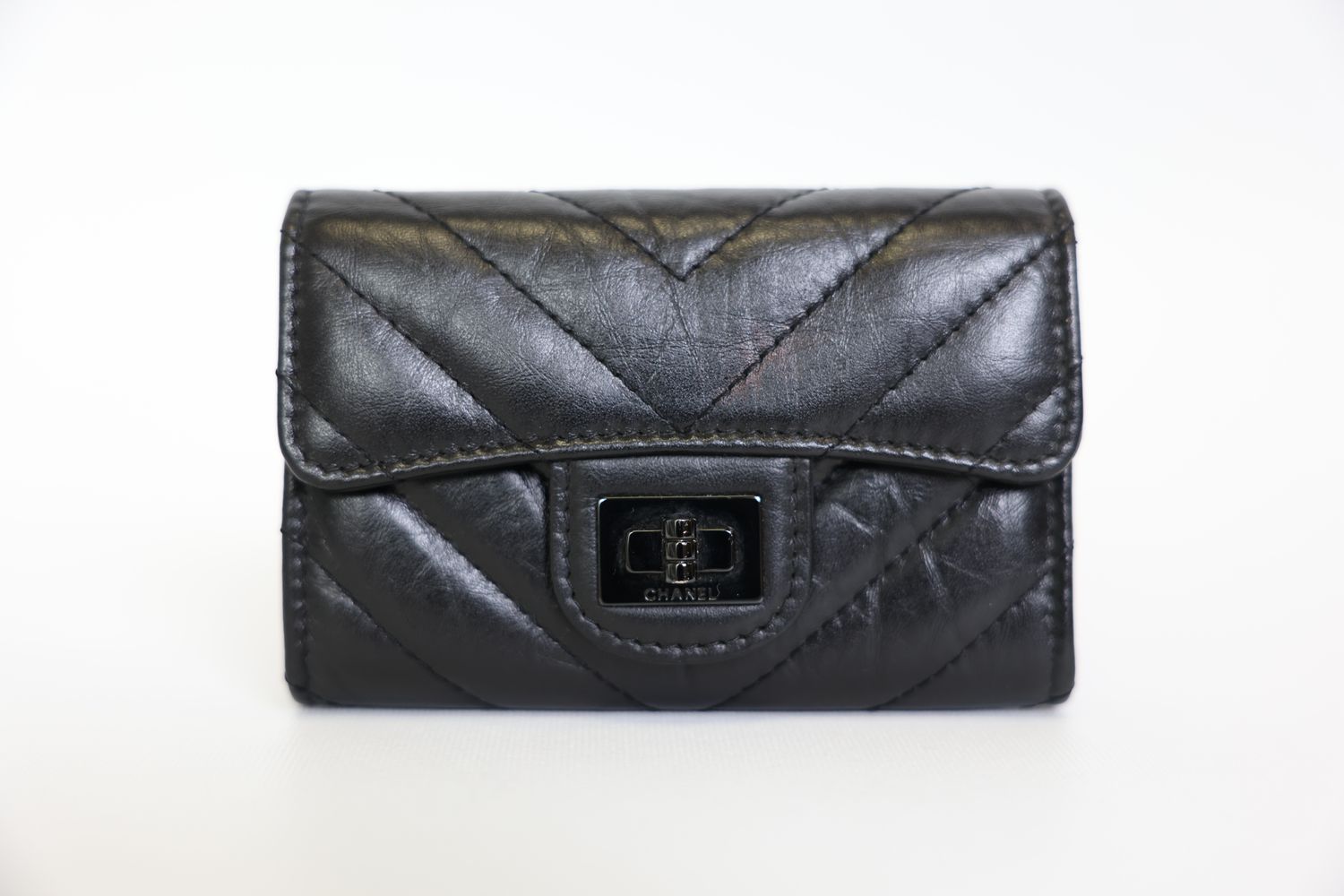Chanel Reissue Card Holder, 20A Black Chevron Aged Calfskin with Black Hardware, Preowned in Box WA001