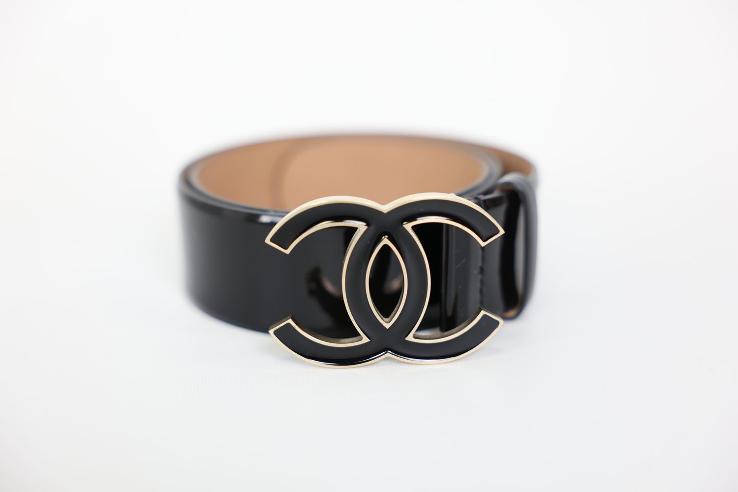 Chanel CC Logo Belt Size 75/30, 10P Black Patent Calfskin and Black Enamel with Gold Tone Hardware, Preowned in Box WA001