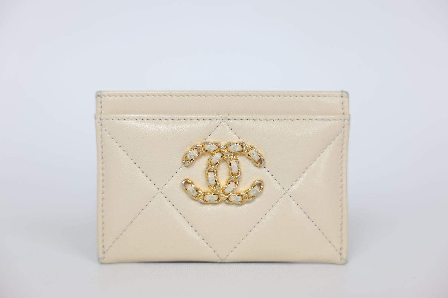 Chanel 19 Card Holder Beige Lambskin with Gold Hardware Preowned No Dustbag WA001