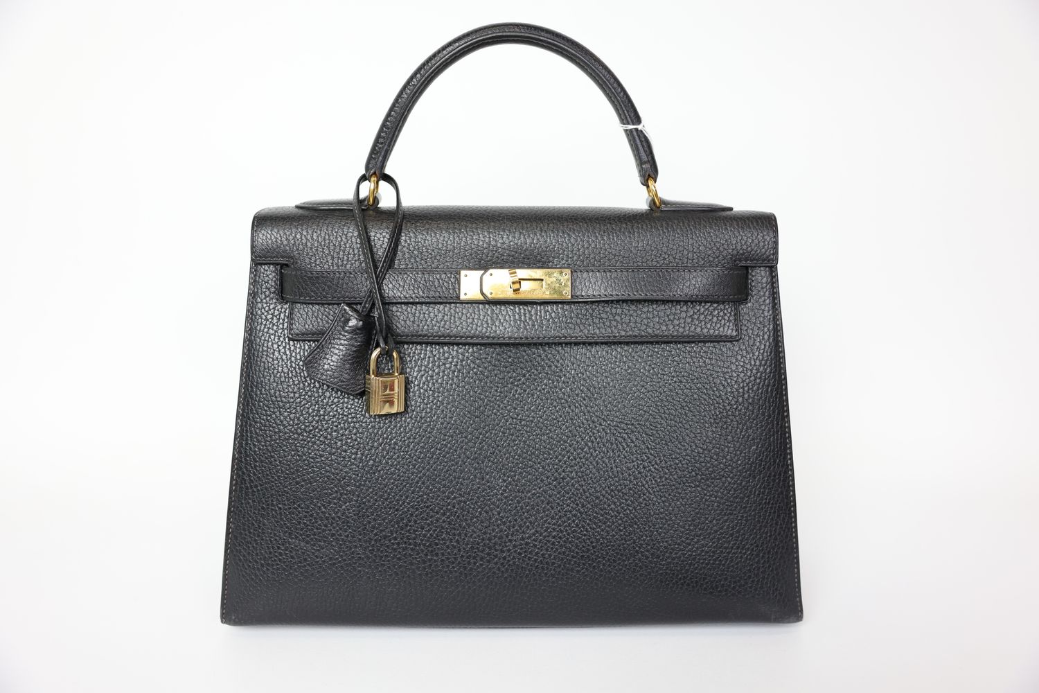 Hermes Kelly Bag 32, Black Ardennes with Gold Hardware, W in Circle 1993, Preowned in Dustbag CMA001
