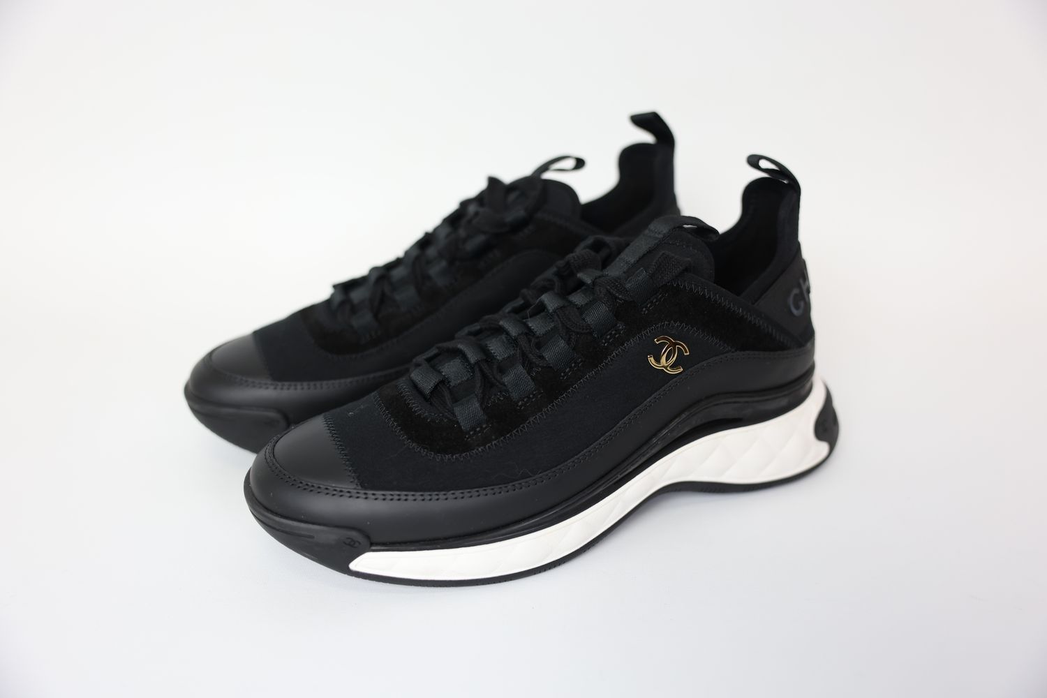 Chanel Shoes, CC Sneakers Size 38.5, Black White Fabric and Calfskin Suede, Preowned in Box WA001