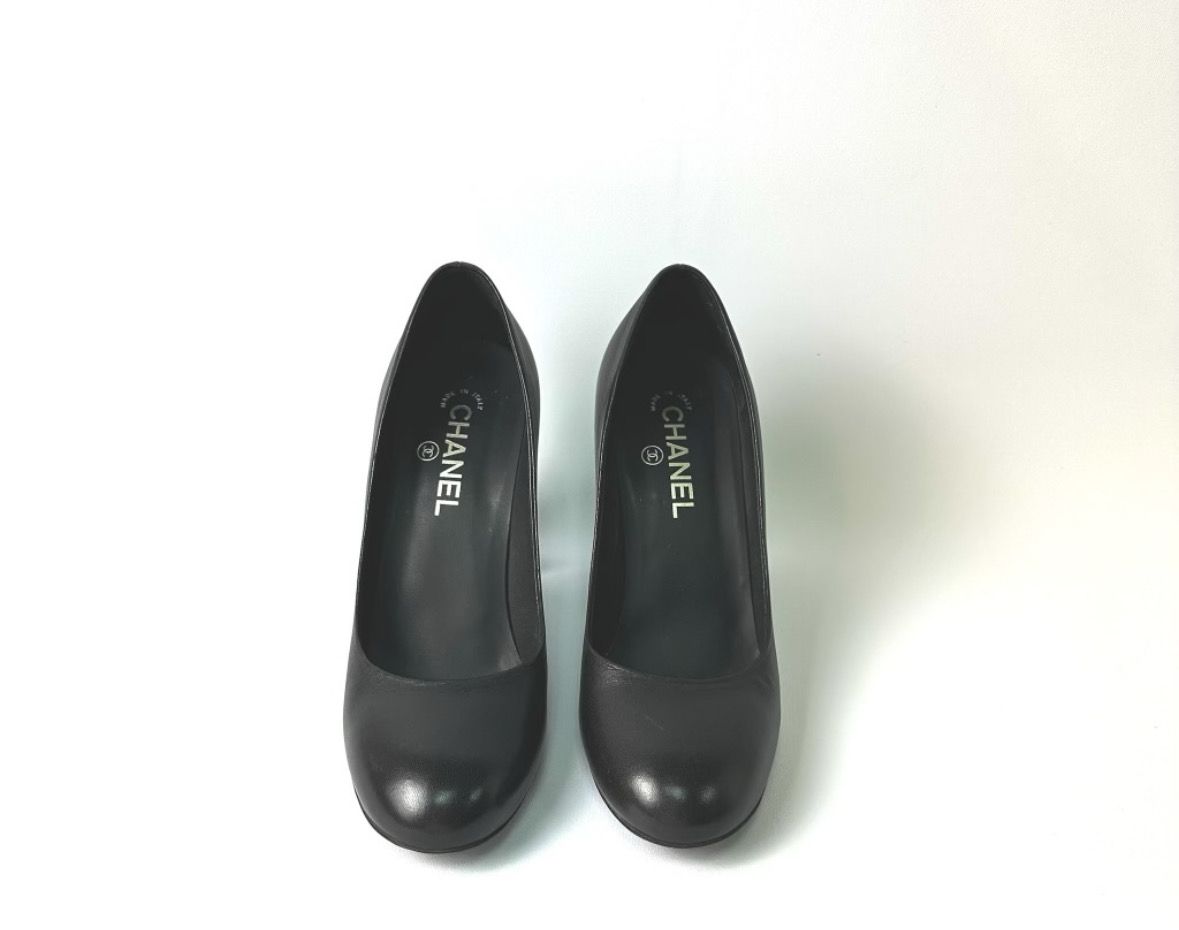 Chanel Black Shoes, Size 40, Preowned in Box CMA001