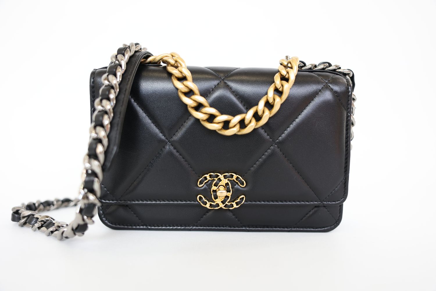 Chanel 19 Wallet on Chain, Black Lambskin with Mixed Hardware, Preowned in Box WA001