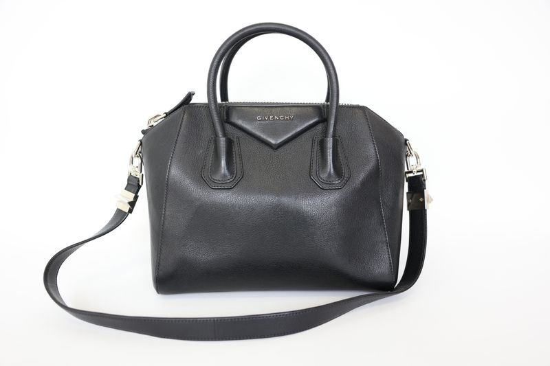 Givenchy Antigona Small, Black Leather with Silver Hardware, Preowned in Dustbag WA001